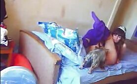 44234 webcam girl licked by small dog